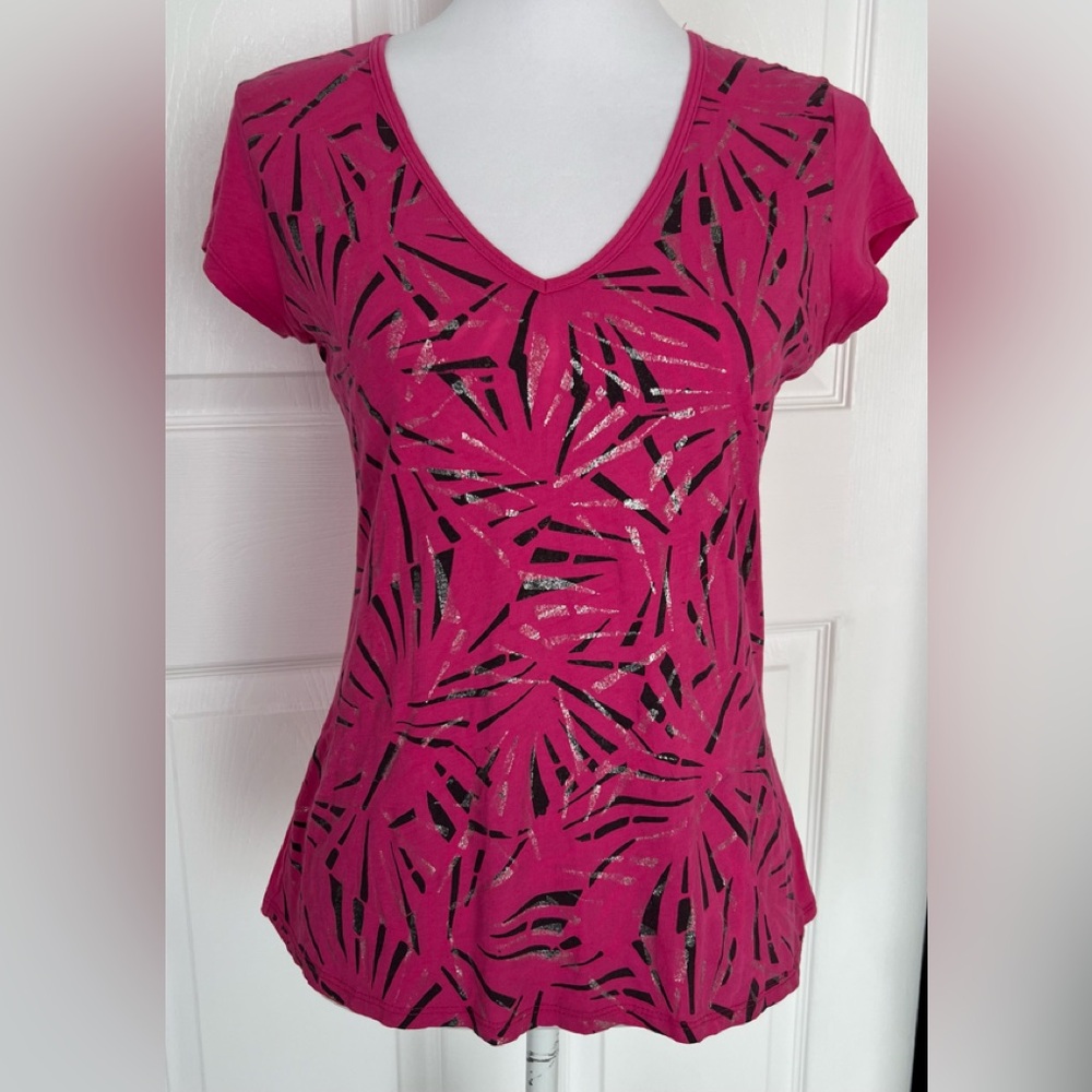 Tahari V-Neck Short Sleeve Top - Size Medium